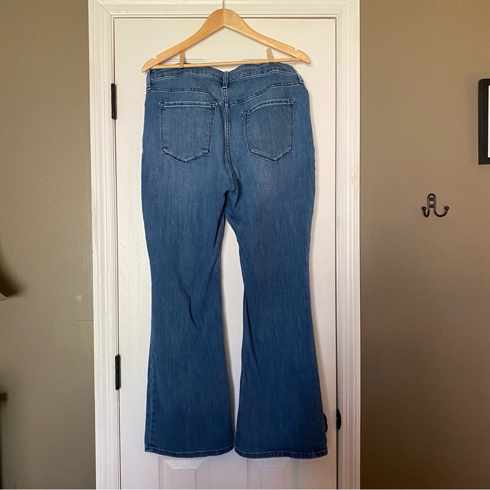 OLD NAVY - high rise flare - Women's Jeans size 14 - Picture 5 of 9
